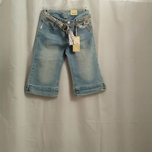 Jolt Capri jeans